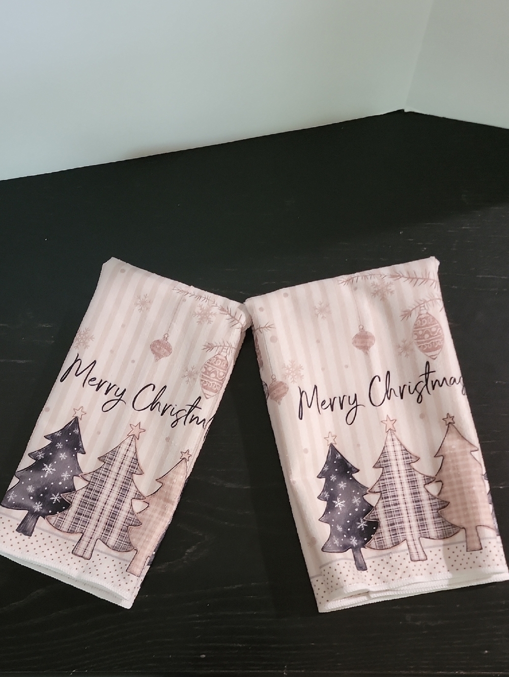 Set of 2 Christmas Dish Towels